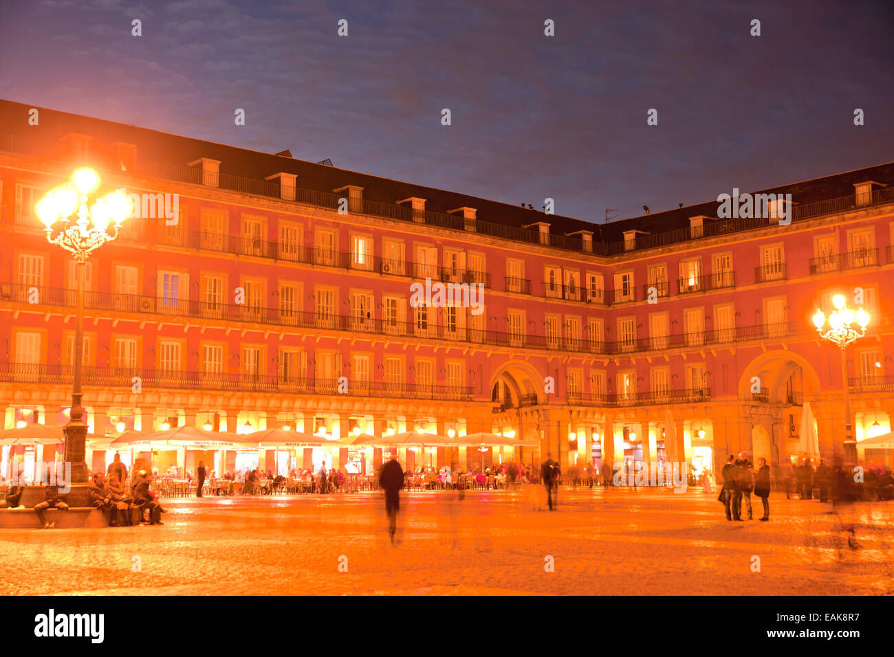 Plaza mayor madrid night hi-res stock photography and images - Alamy