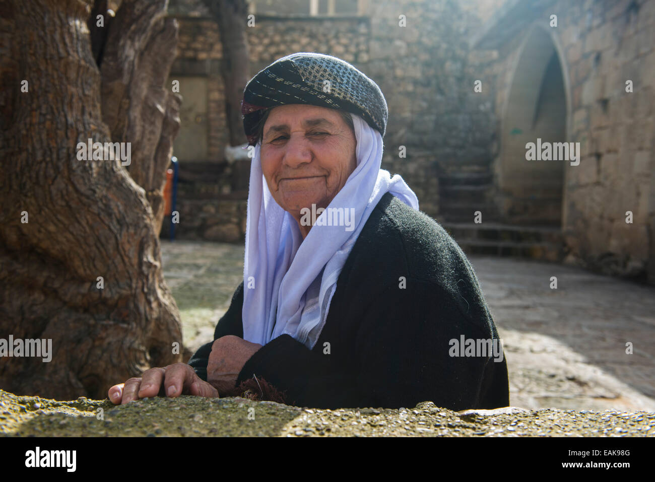 Old Yazidi woman, Lalish, Iraq Stock Photo
