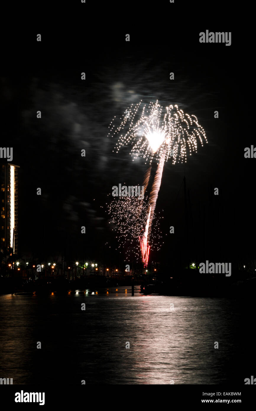 Honolulu, Hawaii, USA. 14th Nov, 2014. Beautiful fireworks show over