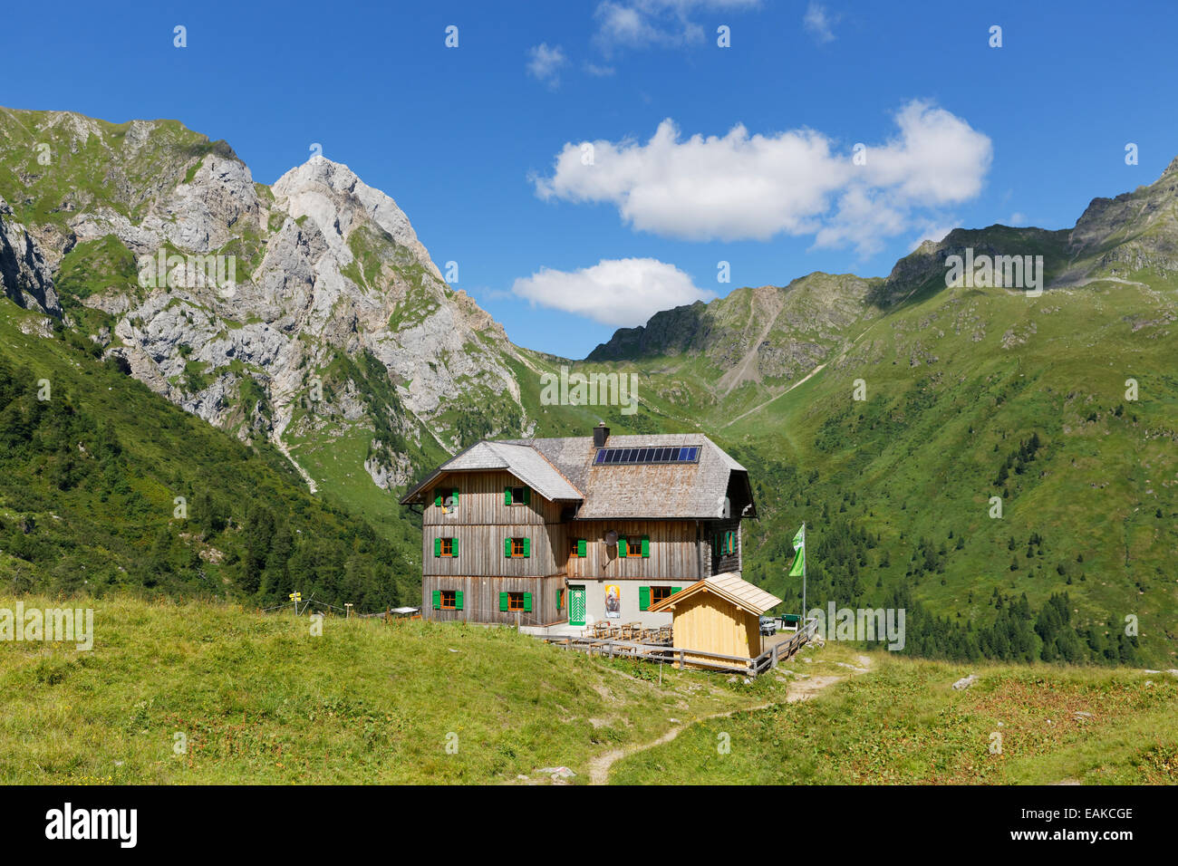 Hochweisssteinhaus mountain hut, Carnic Alps, Lesachtal, Bezirk Hermagor, Kärnten, Austria Stock Photo