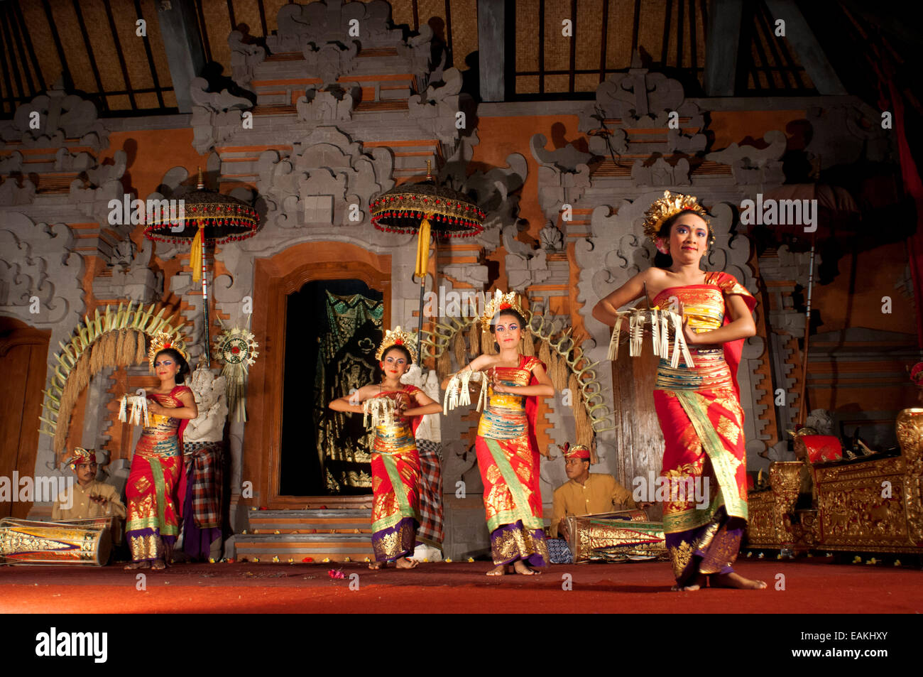 Dance called "Legong Dance" at the Palace of Ubud. UbudBali