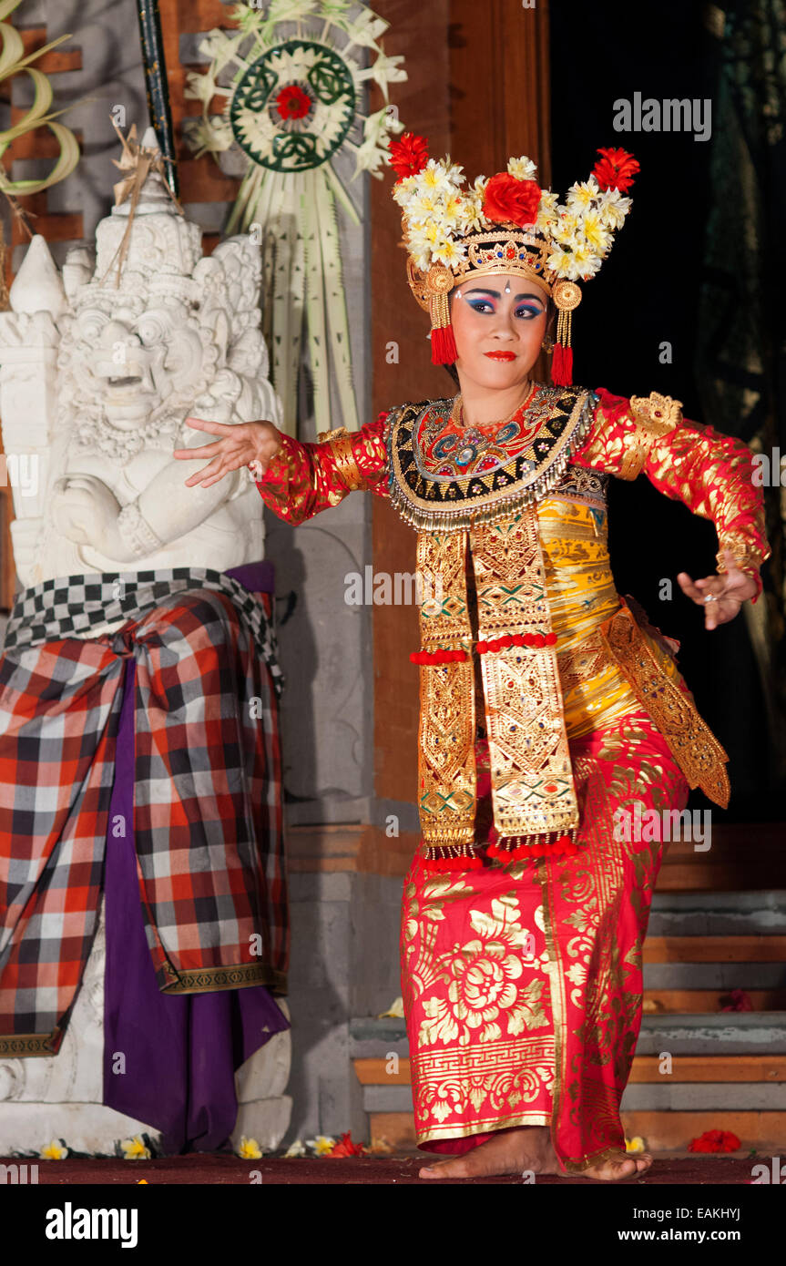 Dance called "Legong Dance" at the Palace of Ubud. UbudBali