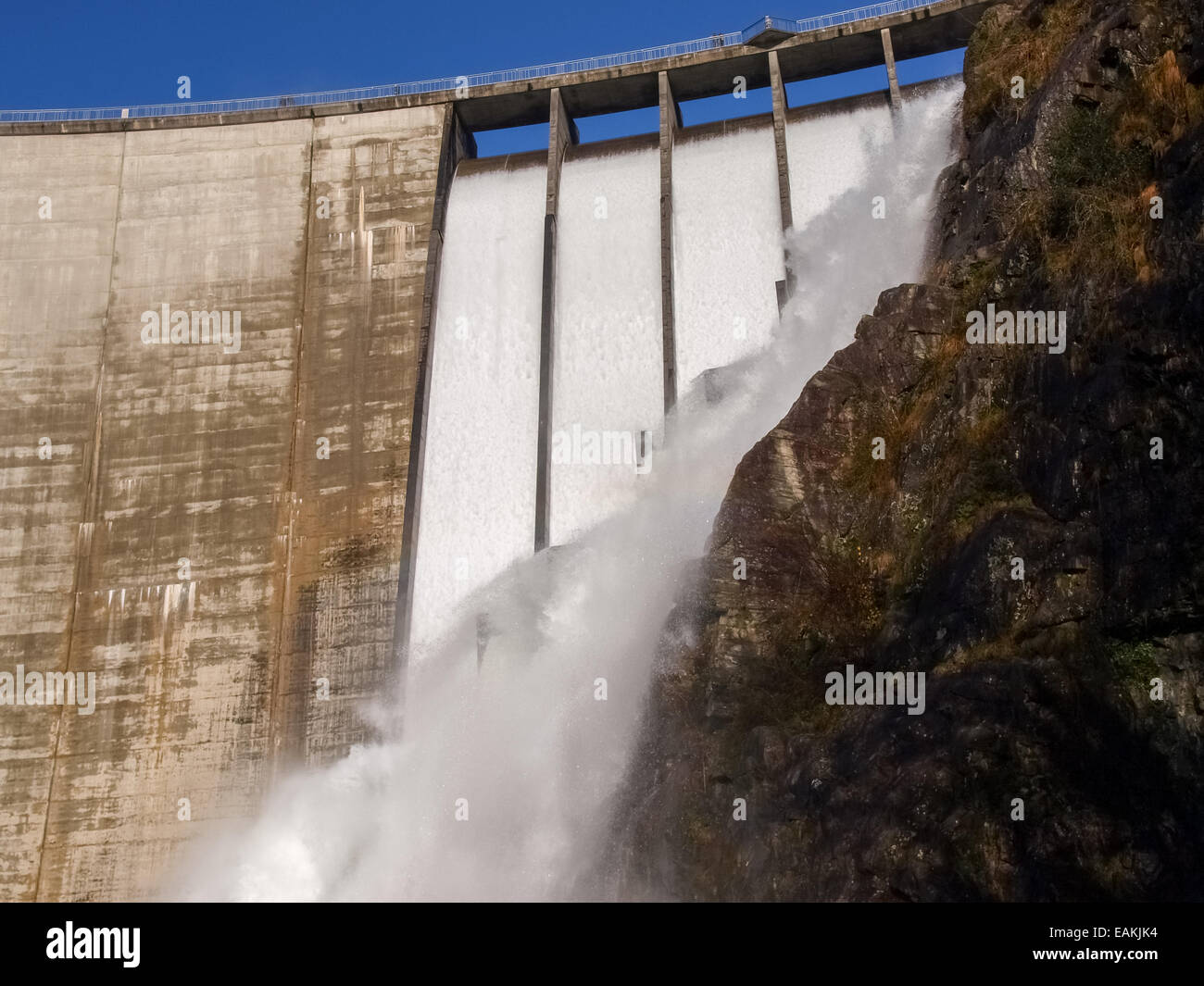 Dam of Contra Verzasca Ticino, Switzerland: spectacular waterfalls from ...
