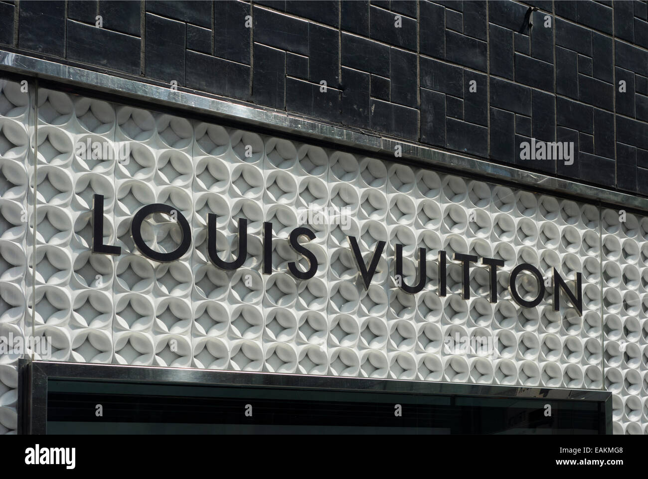 Louis vuitton in nyc hi-res stock photography and images - Alamy
