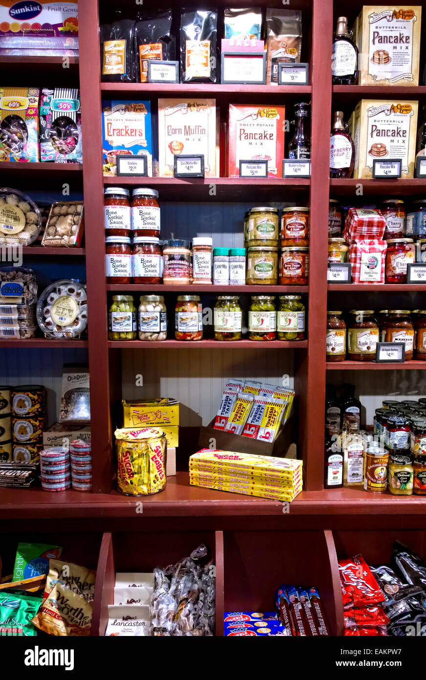 Cicero, New York, USA. Cracker Barrel Country Store. Shelves filled
