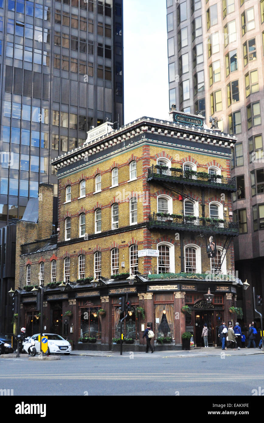 THE ALBERT PUB IN LONDON;S VICTORIA STREET UK Stock Photo