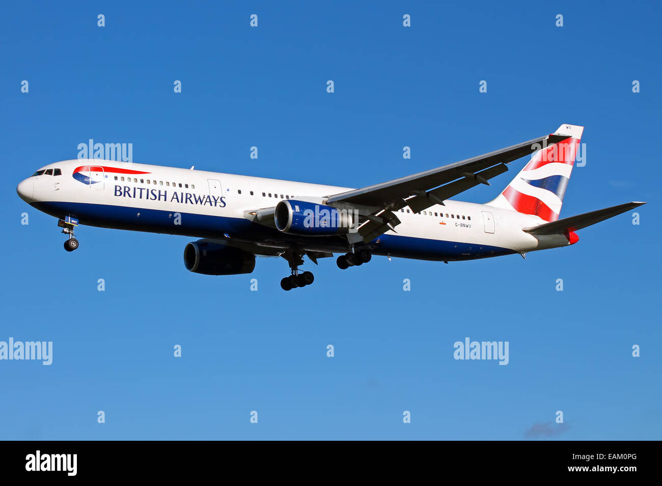 British airways 767 landing hi-res stock photography and images - Alamy