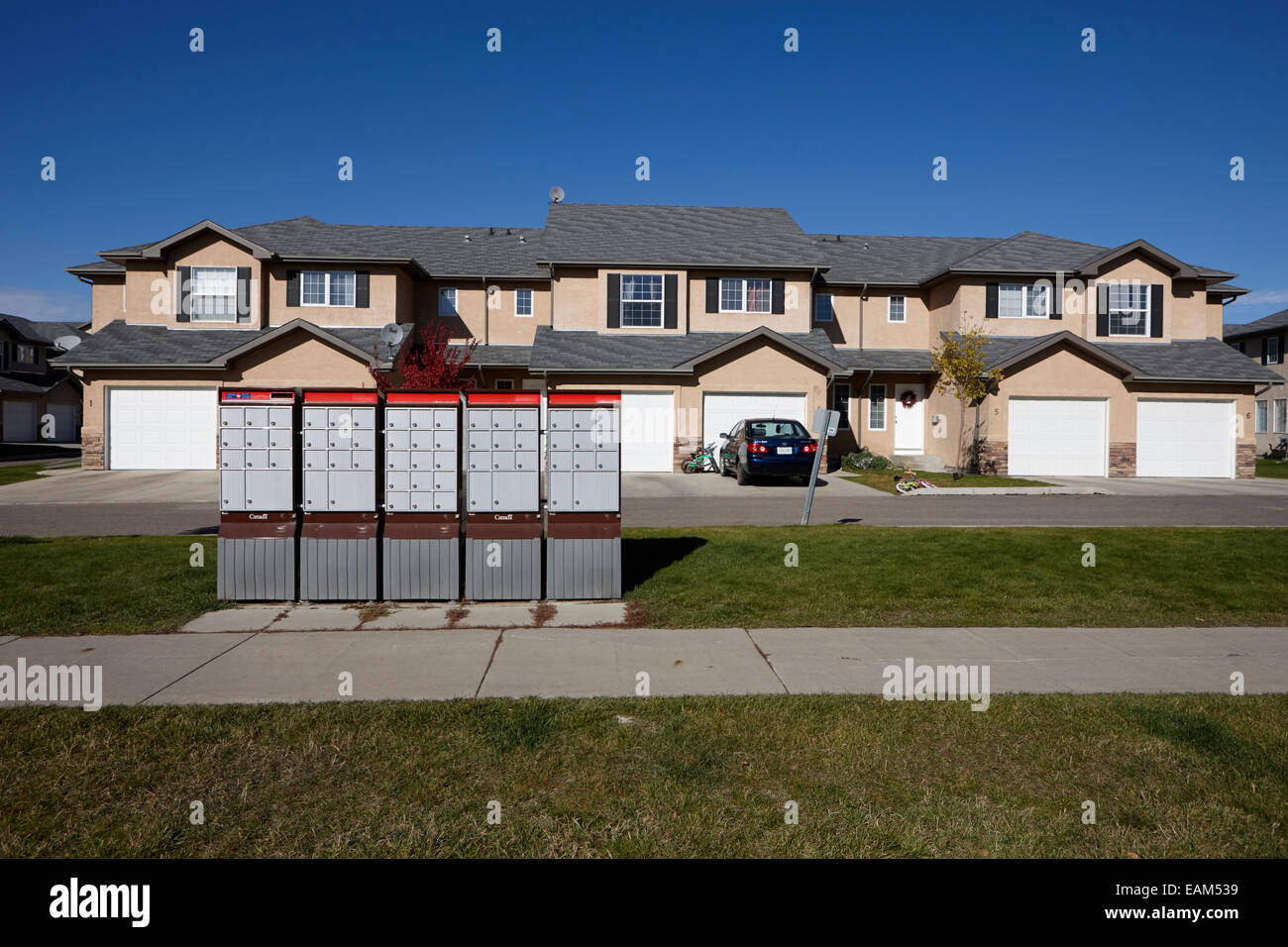 Suburban mailbox hires stock photography and images Alamy