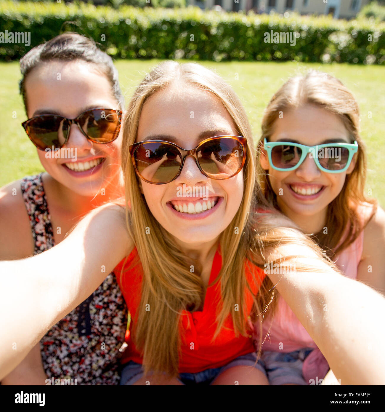 teen girl selfies group