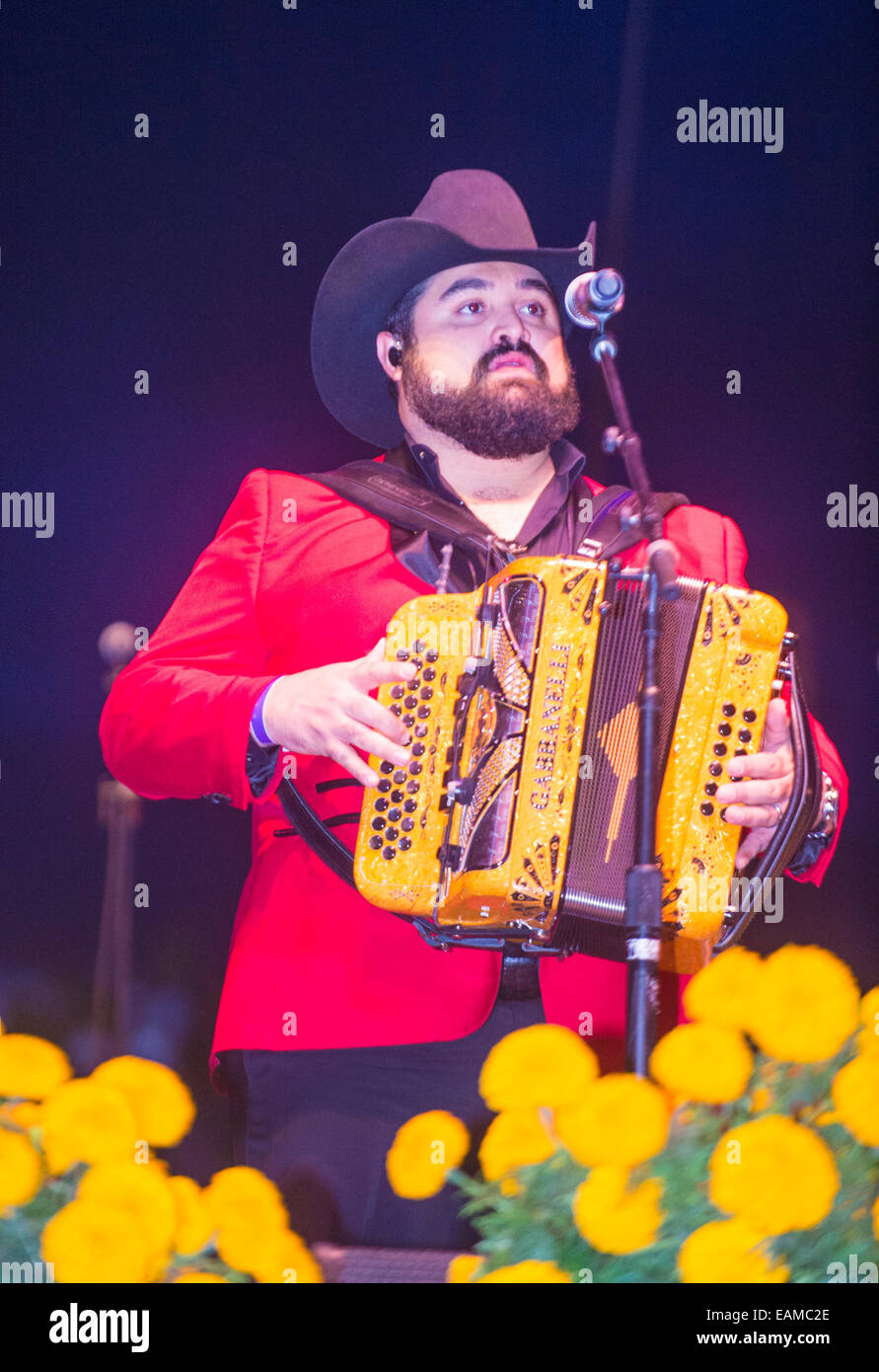 Los rieleros del norte hires stock photography and images Alamy
