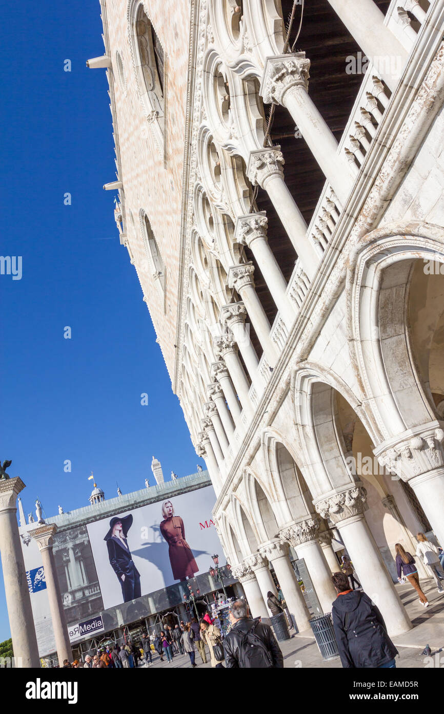 Doges palace detail hi-res stock photography and images - Alamy