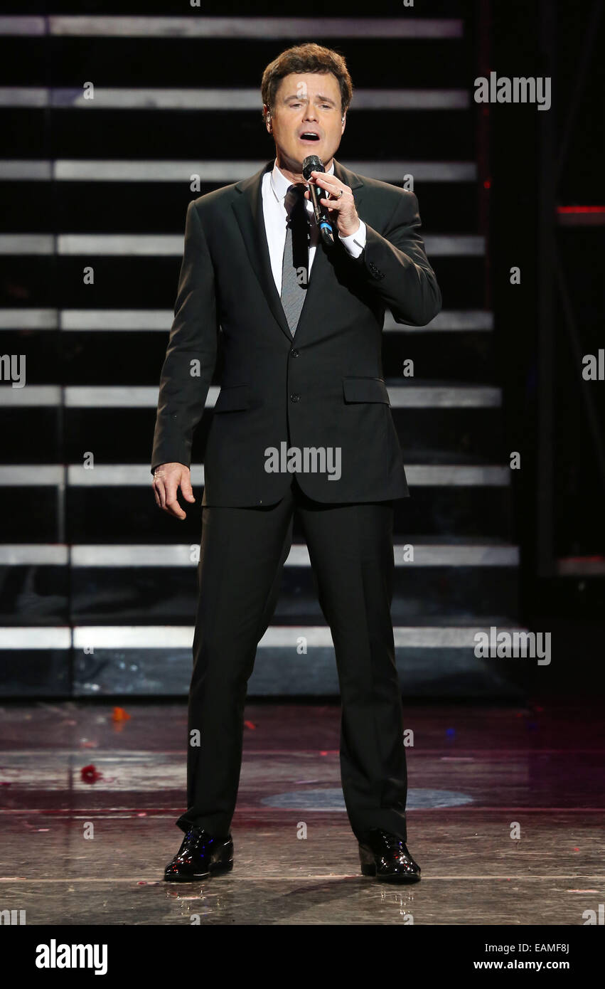 Donny & Marie Osmond Commemorate 1,000th Performance at Flamingo Las