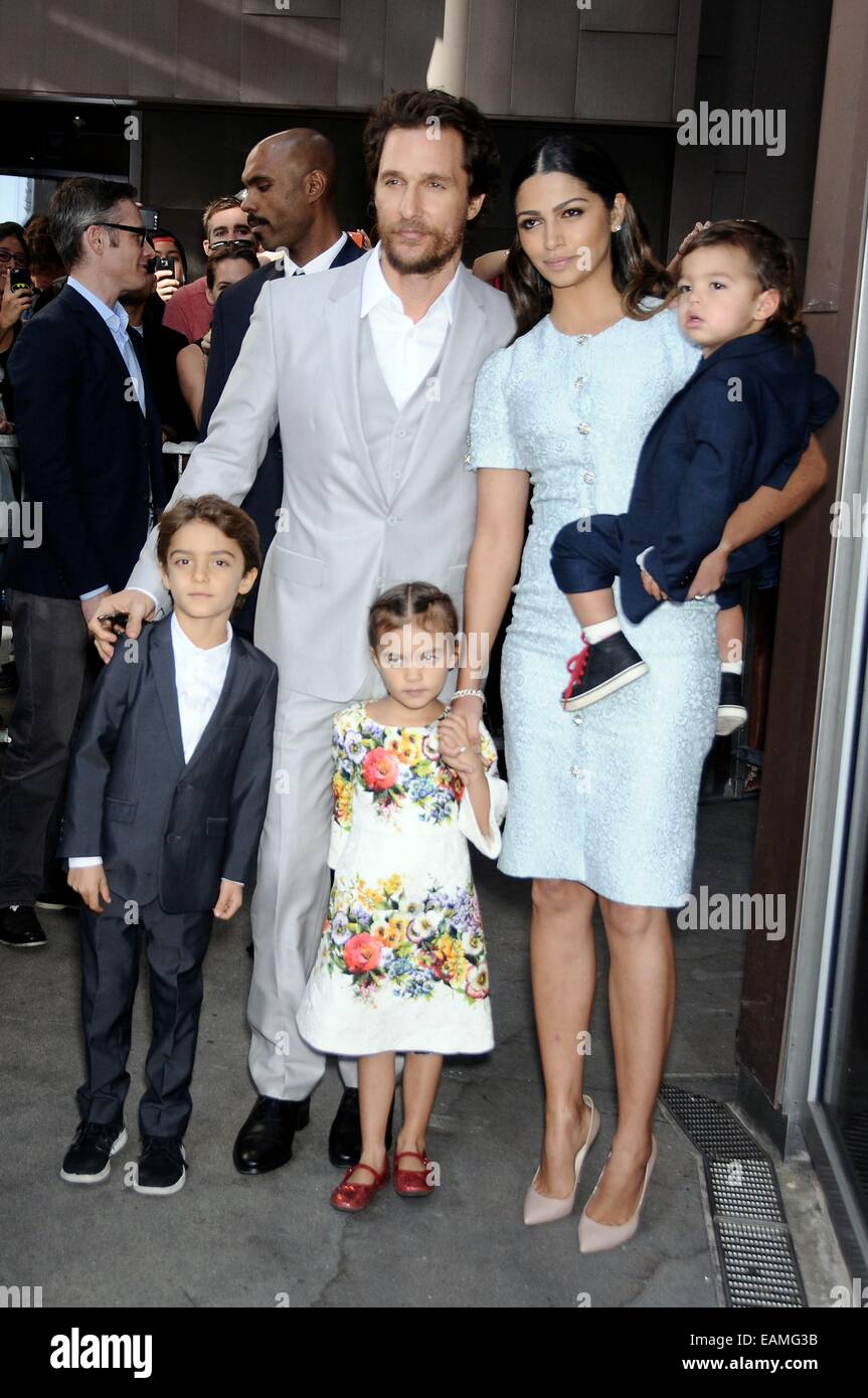 Los Angeles, CA, USA. 17th Nov, 2014. Levi Alves McConaughey, Matthew  McConaughey, Vida Alves McConaughey, Camila Alves, Livingston Alves  McConaughey at the induction ceremony for Star on the Hollywood Walk of Fame