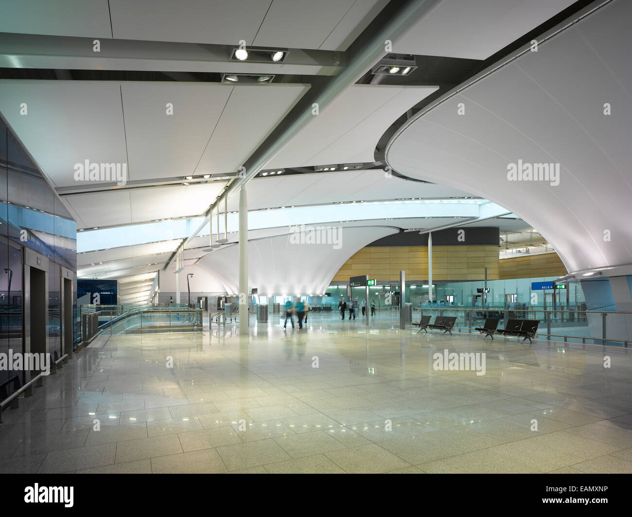 Inside dublin airport hi res stock photography and images Alamy