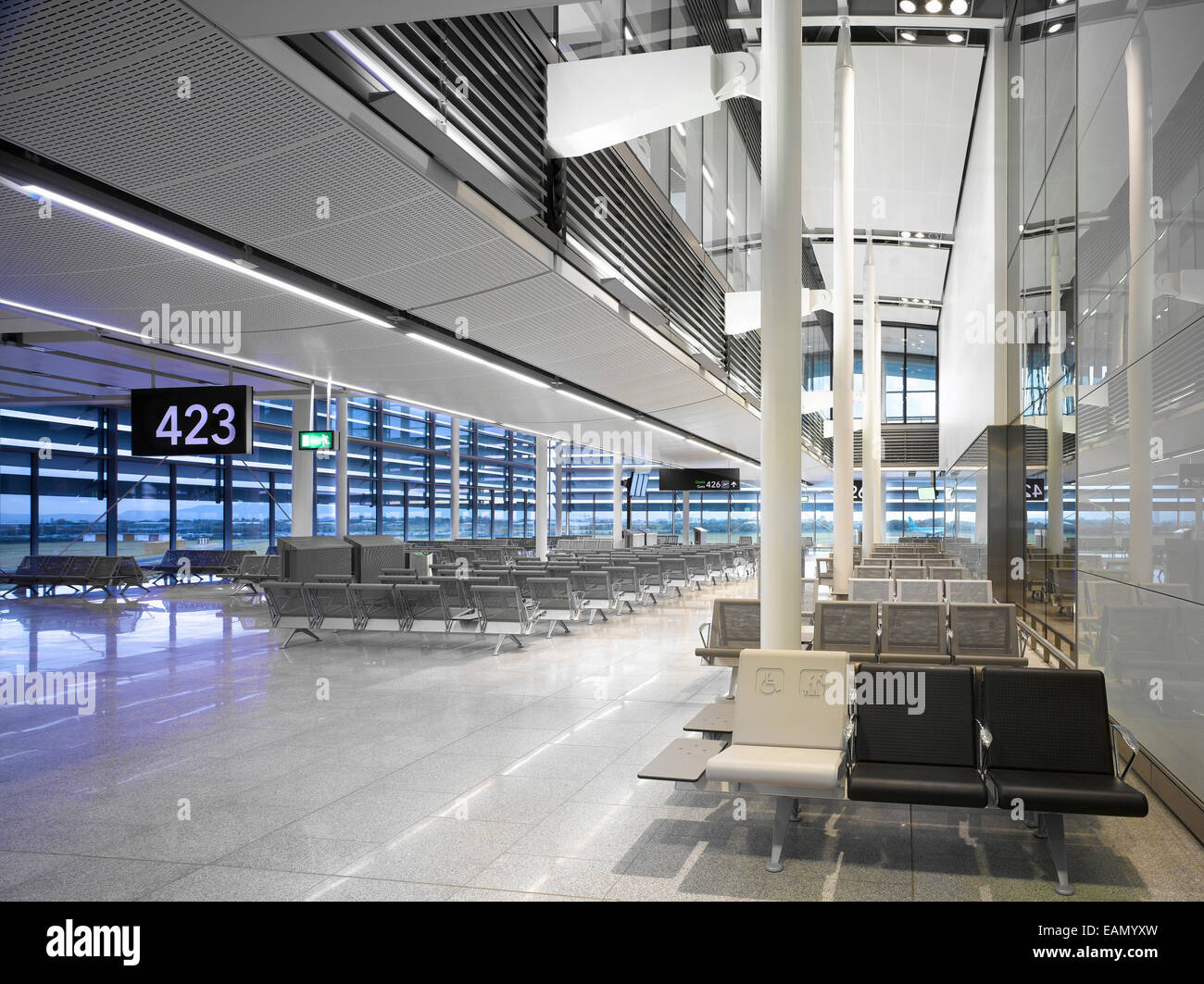 Inside dublin airport hires stock photography and images Alamy