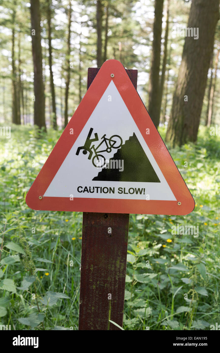 UK, Derbushire, Derwent Reservoir, Cyclists Caution sign for a steep hill. Stock Photo