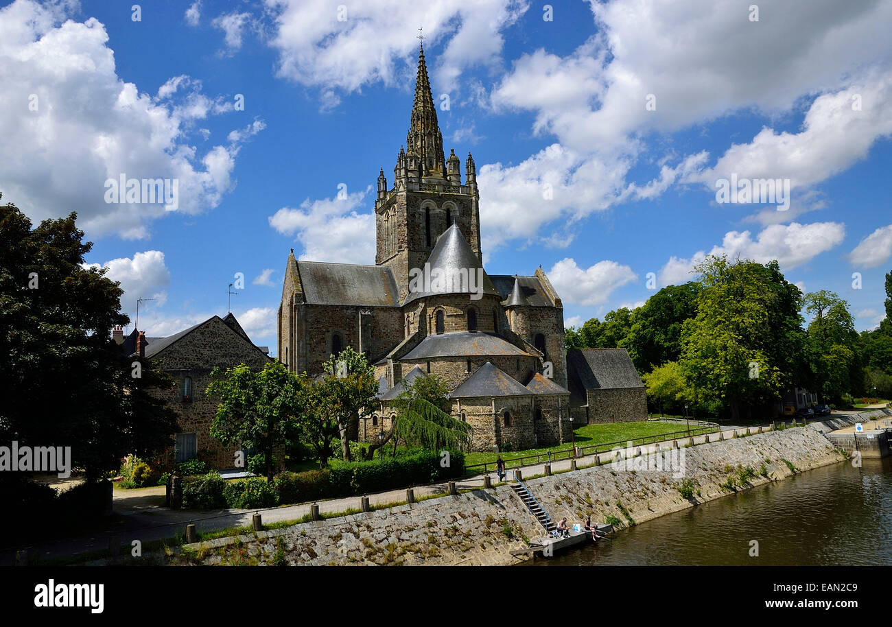 Basilica 'Notre Dame d'Avesnières', 12th, roman, Laval, Mayenne, Loire