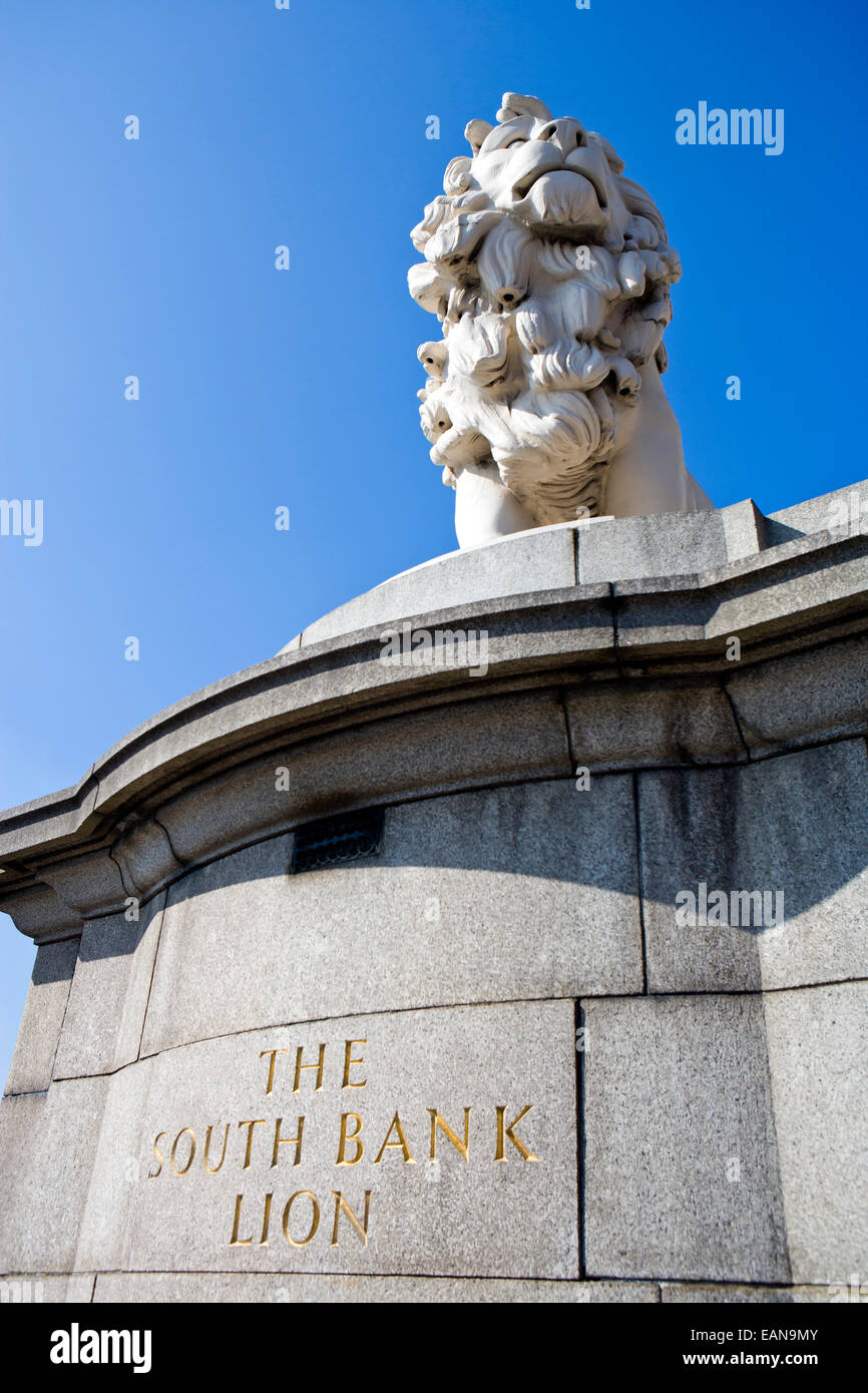 THE SOUTH BANK LION STATUE IN LONDON Stock Photo Alamy
