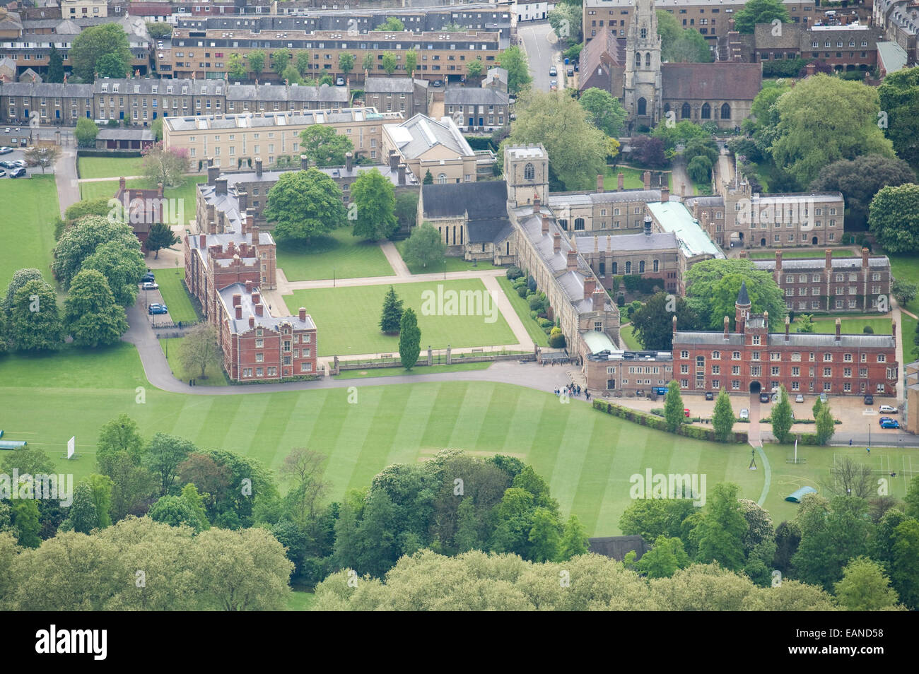 CAMBRIDGE UNIVERSITY FROM THE AIR SHOWING THE BACKS AND THE COLLEGES ...