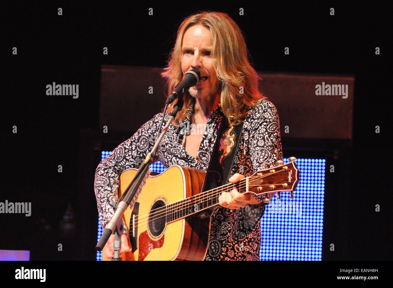 Westbury, New York, USA. 14th Nov, 2014. 'STYX' performing live in concert at Westbury Theater