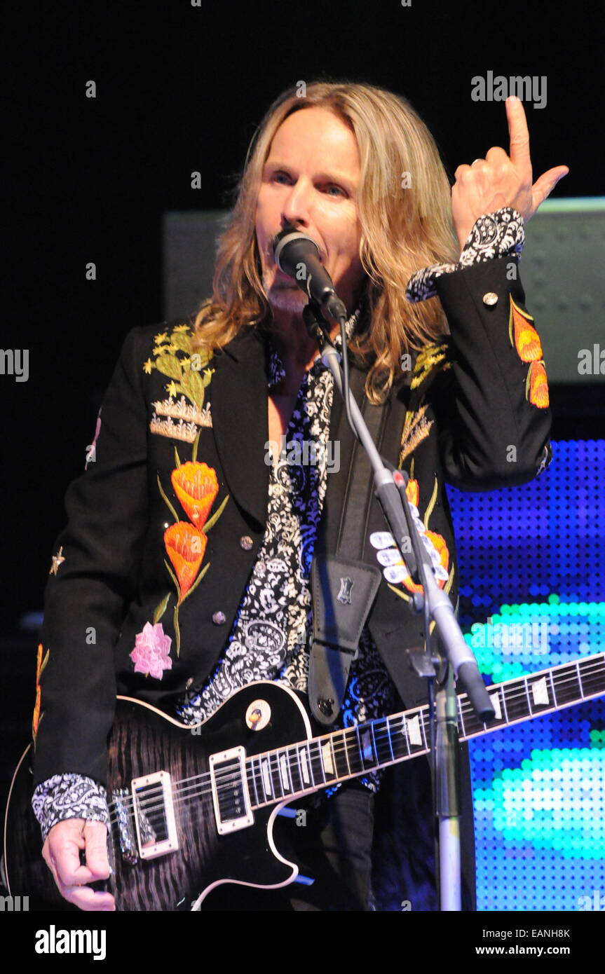 Westbury, New York, USA. 14th Nov, 2014. 'STYX' performing live in concert at Westbury Theater