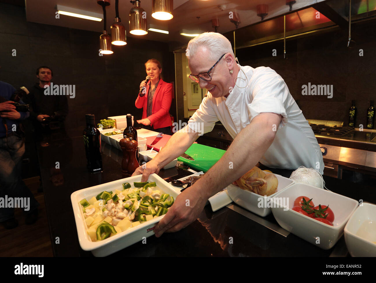 Rudolph van veen dutch tv hi-res stock photography and images - Alamy