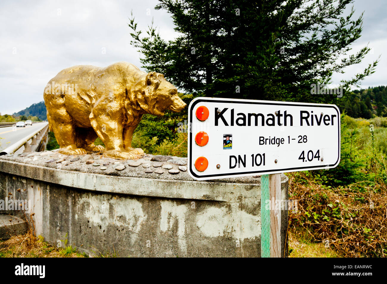 Sign and Golden bear on Bridge 1-28 carrying Highway 101 over the Klamath River, Stock Photo