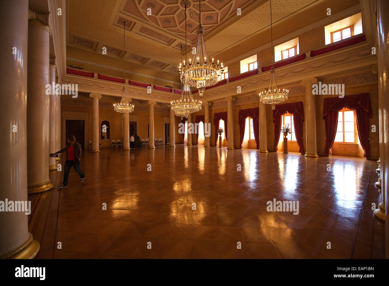 Castle ballroom hi-res stock photography and images - Alamy