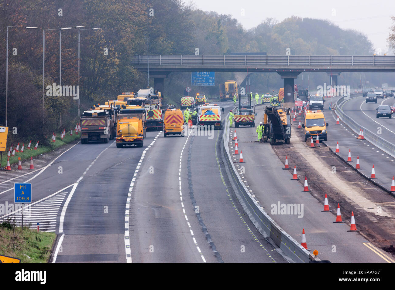 M1 Accident High Resolution Stock Photography And Images Alamy [ 956 x 1300 Pixel ]
