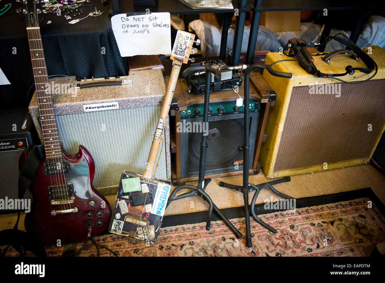 Guitar amp hires stock photography and images Alamy