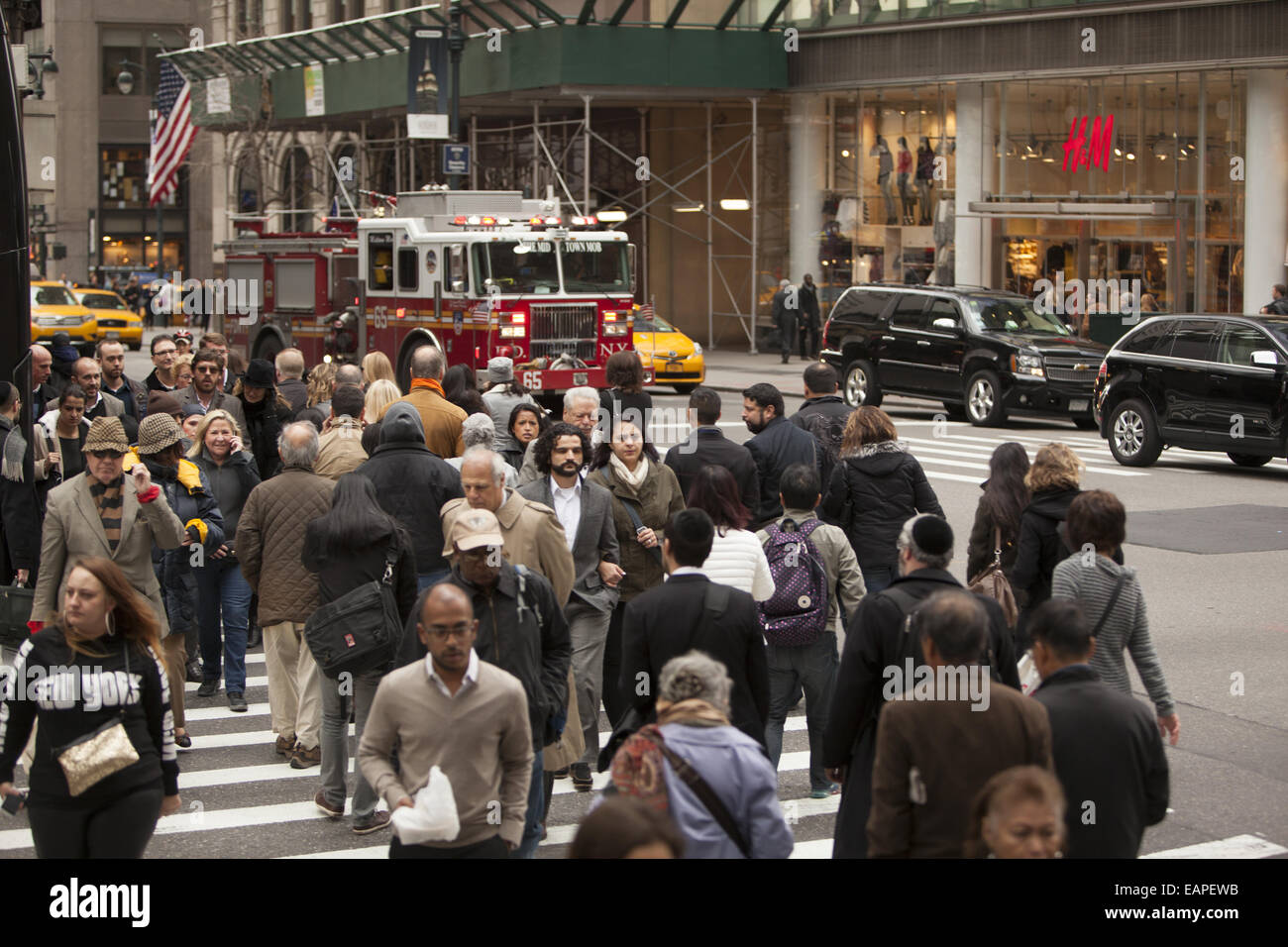 42nd street 5th nyc crowd diverse hi-res stock photography and