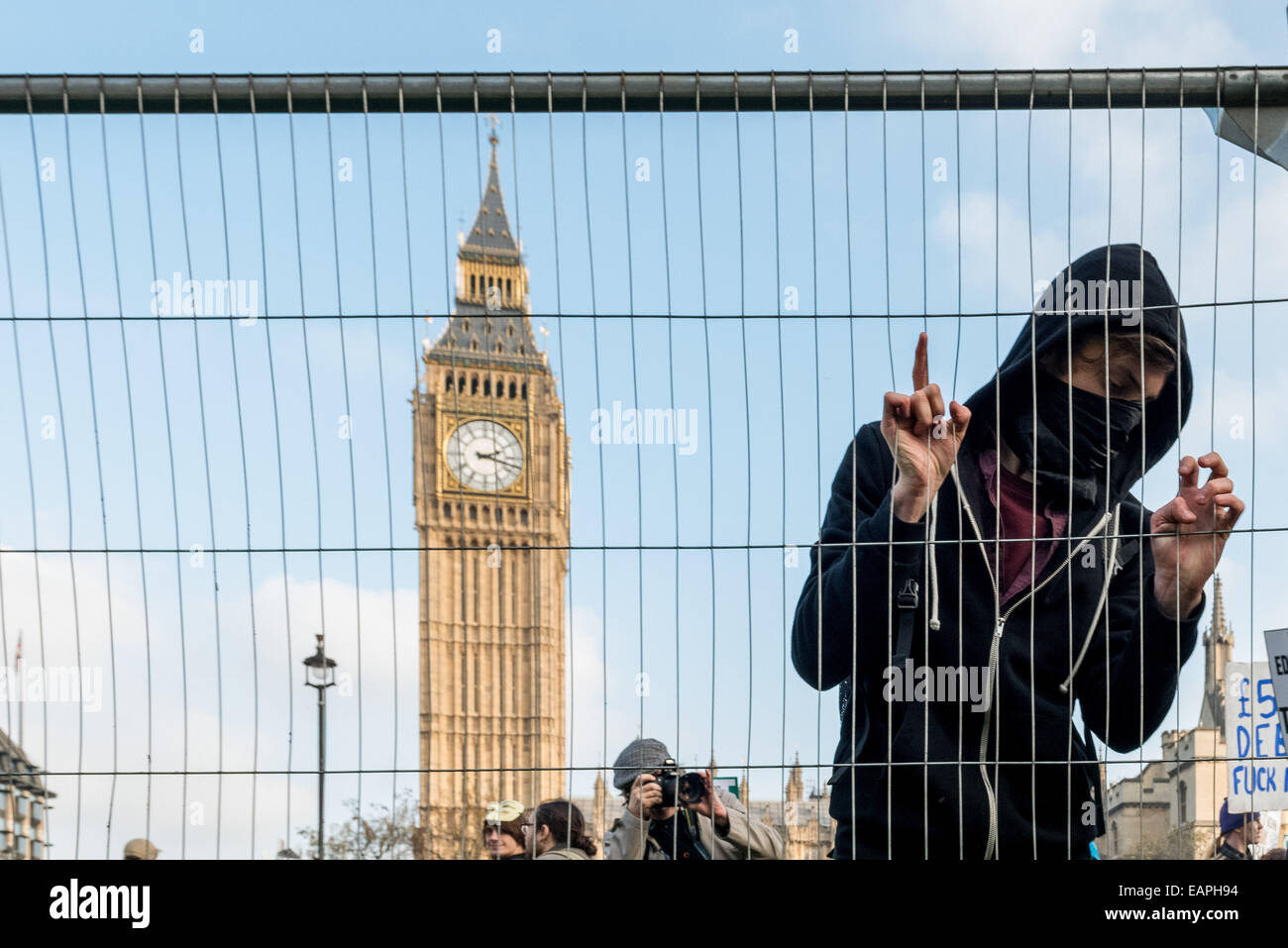 London, UK. 19th November, 2014. Students stormed Parliament Square in London Credit:  Velar Grant/Alamy Live News Stock Photo