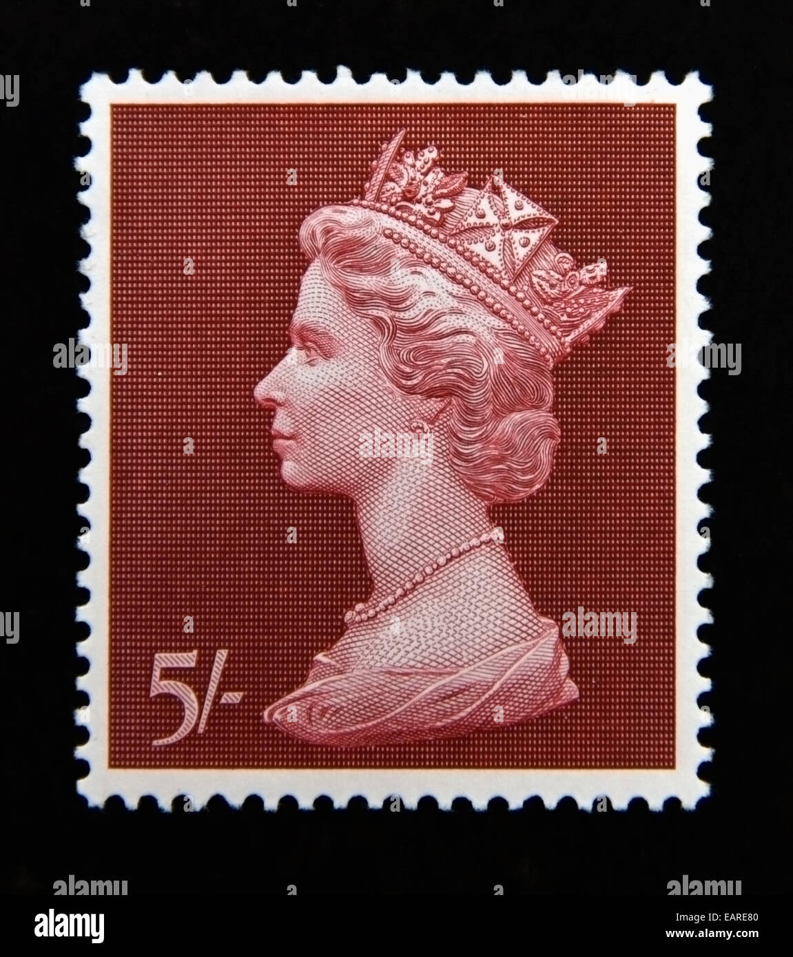 Postage stamp. Great Britain. Queen Elizabeth II. High value definitive.  1969. Arnold Machin. Bradbury, Wilkinson. 5 Stock Photo - Alamy