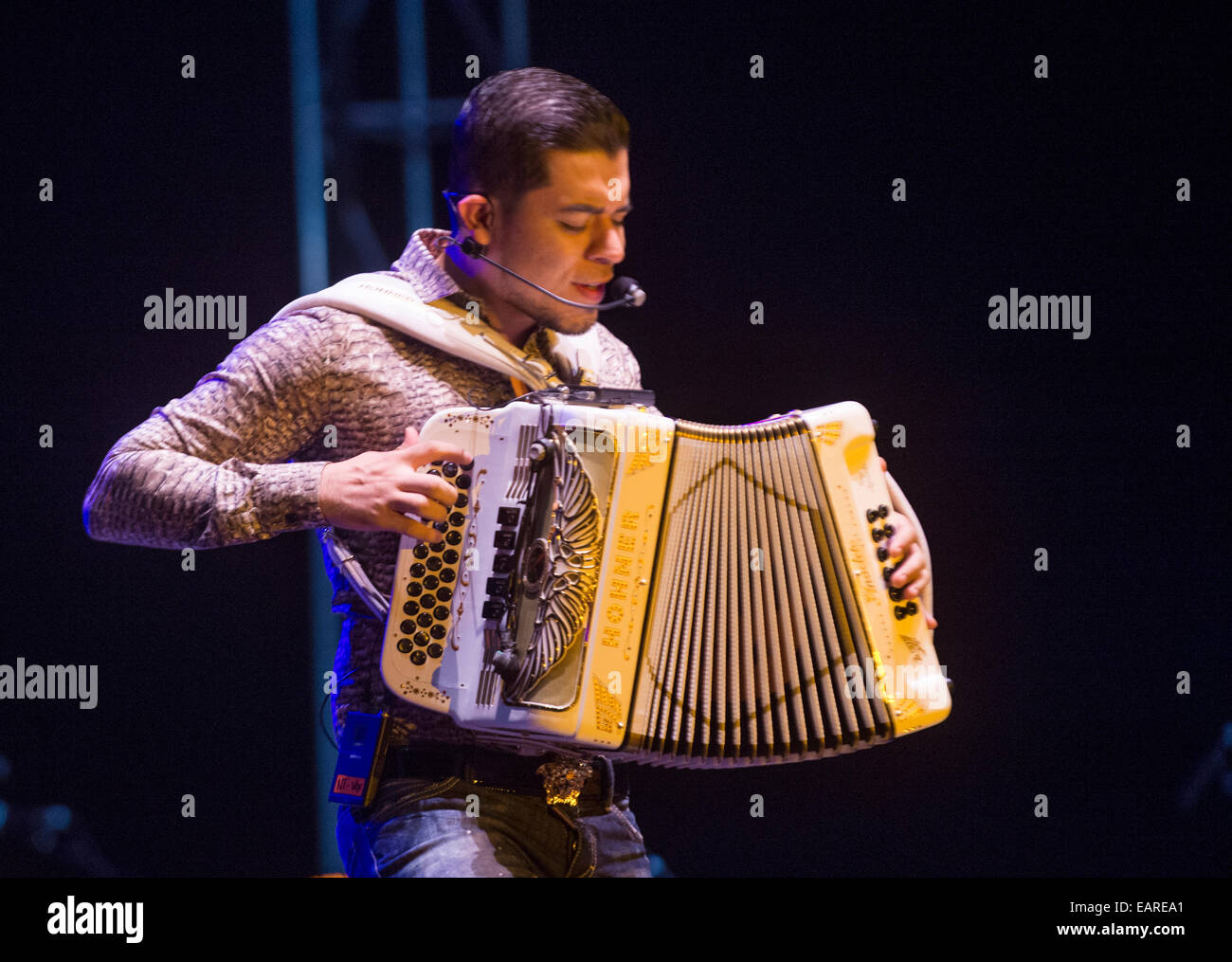 Singer noel torres hi-res stock photography and images - Alamy