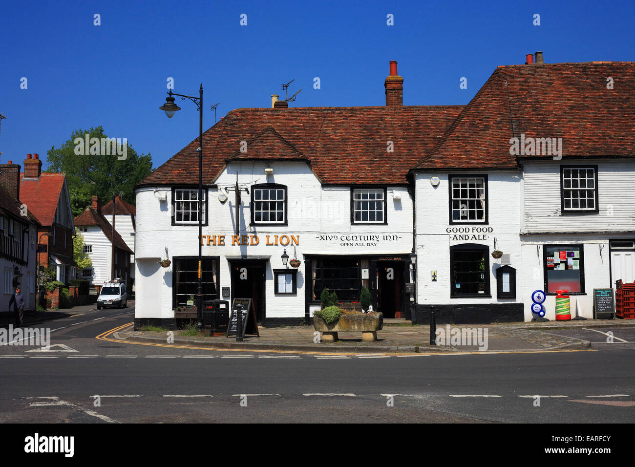 Red Lion public hotel in Faversham Road, Lenham, Kent, England Stock