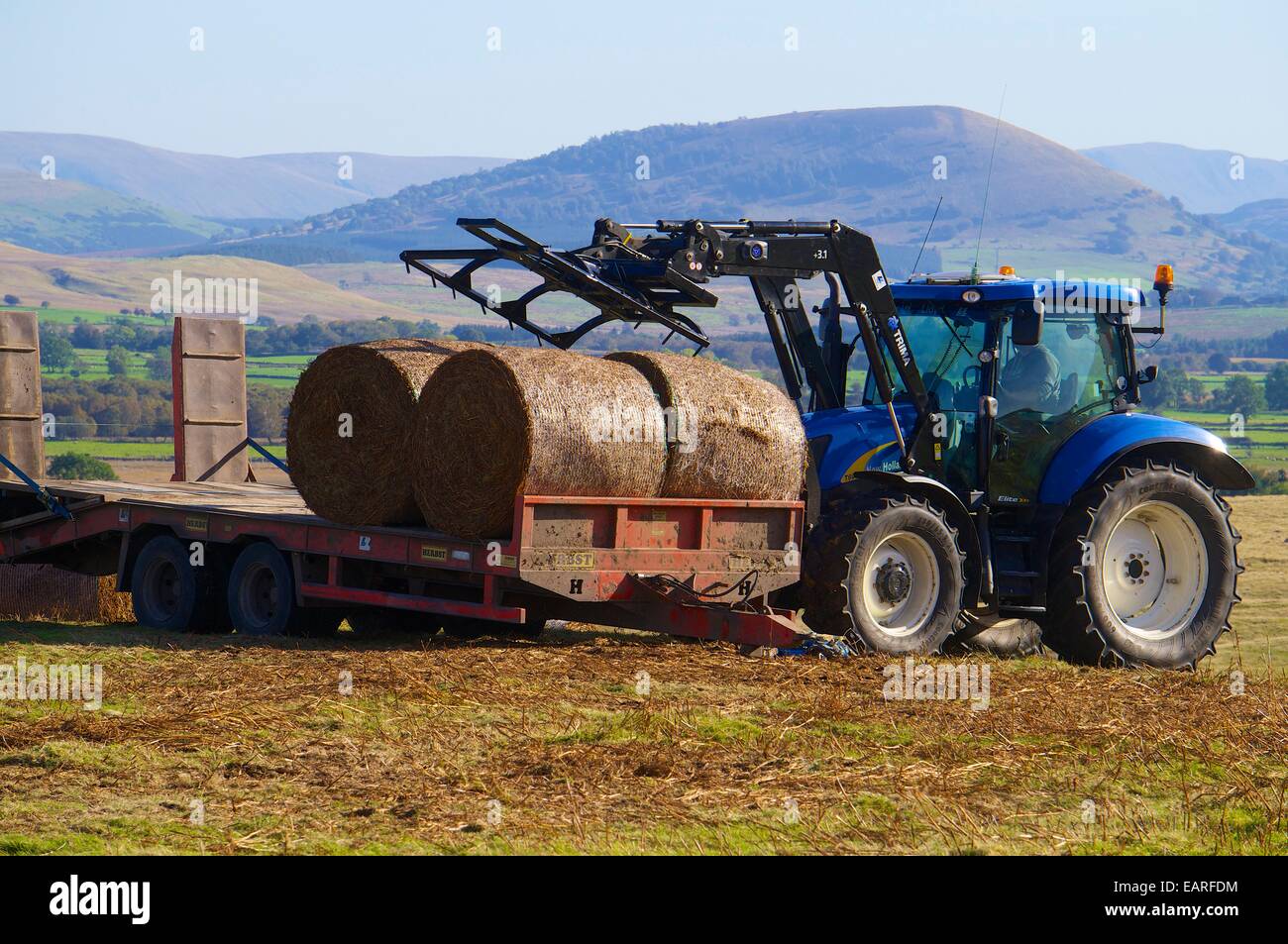 Loaded tractor hi-res stock photography and images - Alamy