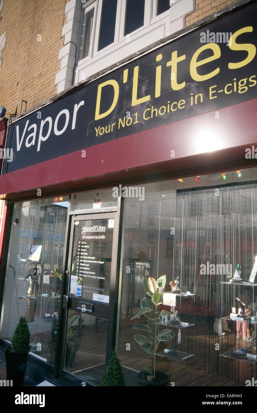 Cigarette Shops High Resolution Stock Photography and Images Alamy