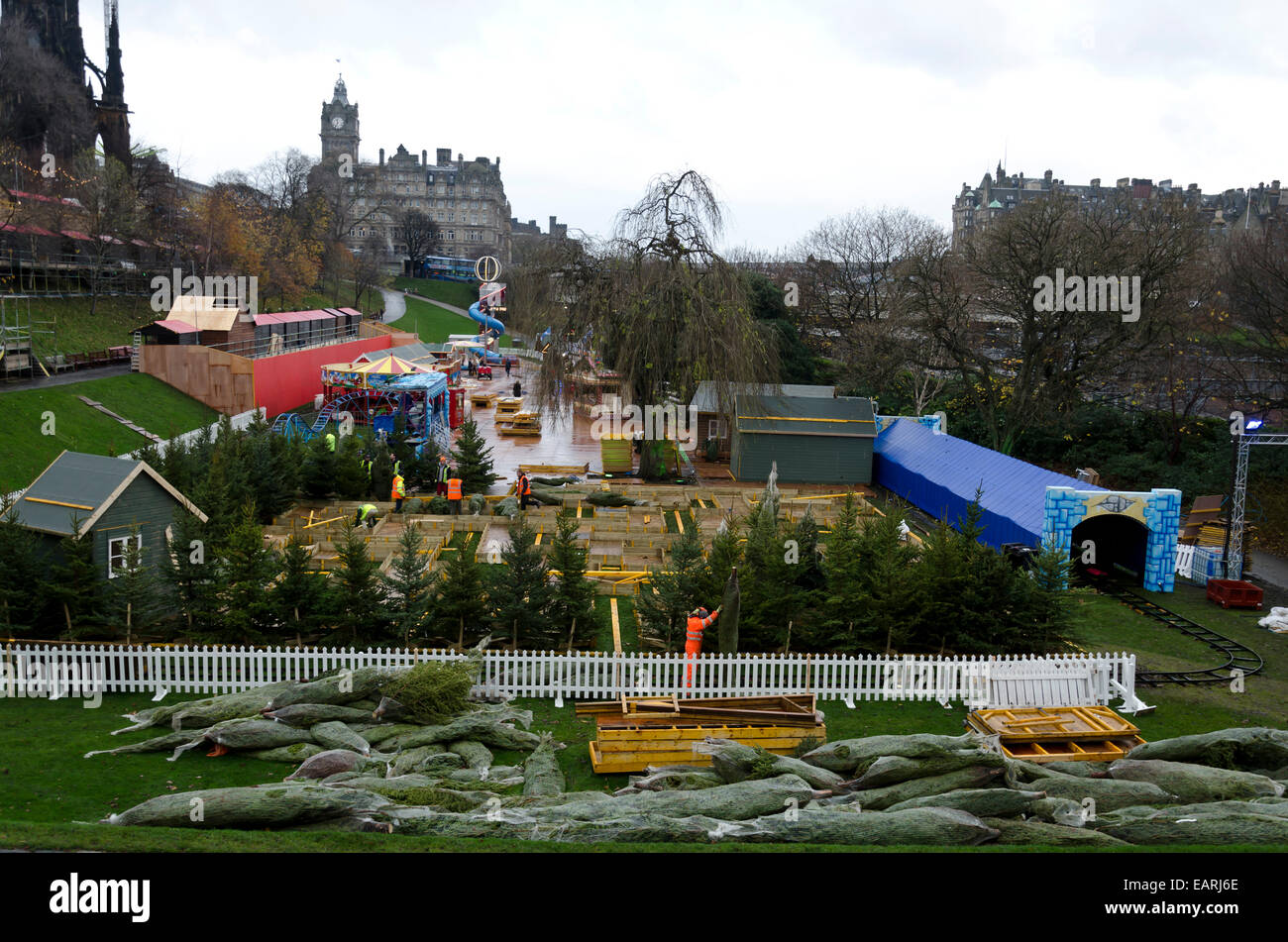 Christmas tree maze hires stock photography and images Alamy