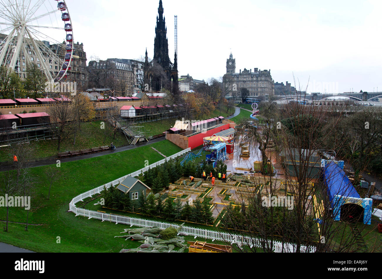 Christmas tree maze hires stock photography and images Alamy