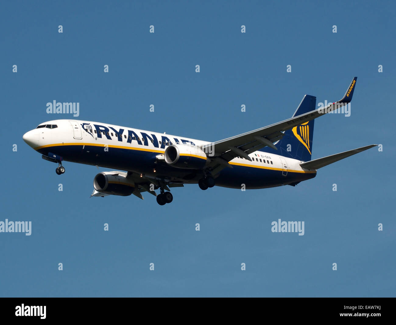 EI-EKA Ryanair Boeing 737-8AS(WL), landing at Frankfurt-Hahn Airport, ICAO=EDFH, IATA=HHN Stock Photo