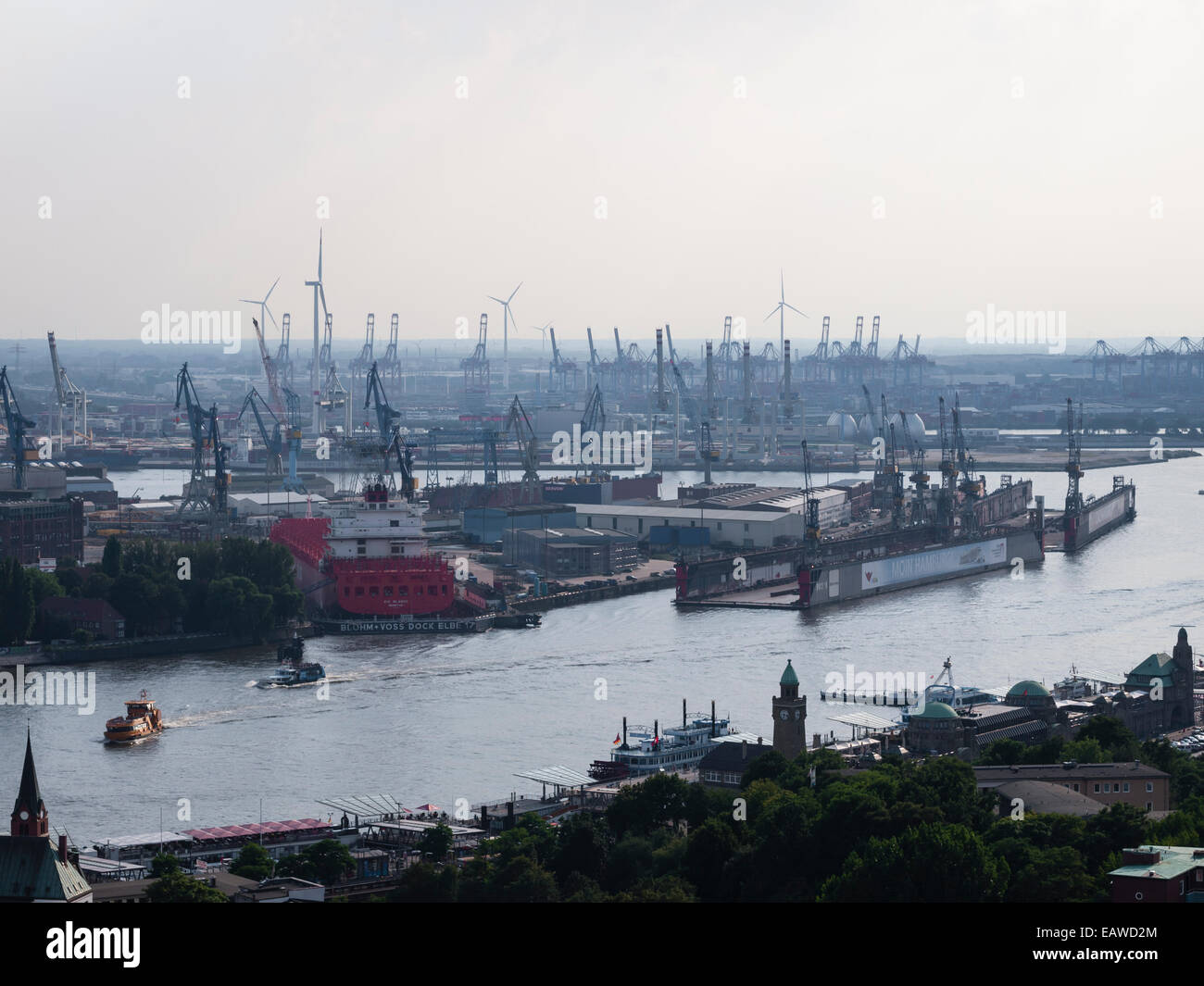 The st pauli piers hamburg hi-res stock photography and images - Alamy