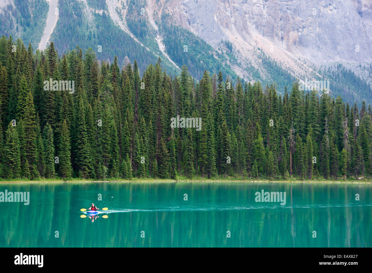 Emerald lake reflections hires stock photography and images Alamy