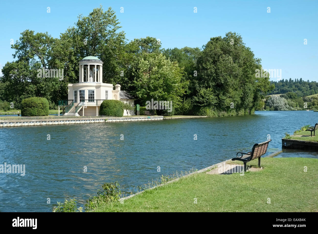 England, Henley-on-Thames, The 18th century folly on Temple Island, river Thames is the start of the Henley rowing regatta race Stock Photo
