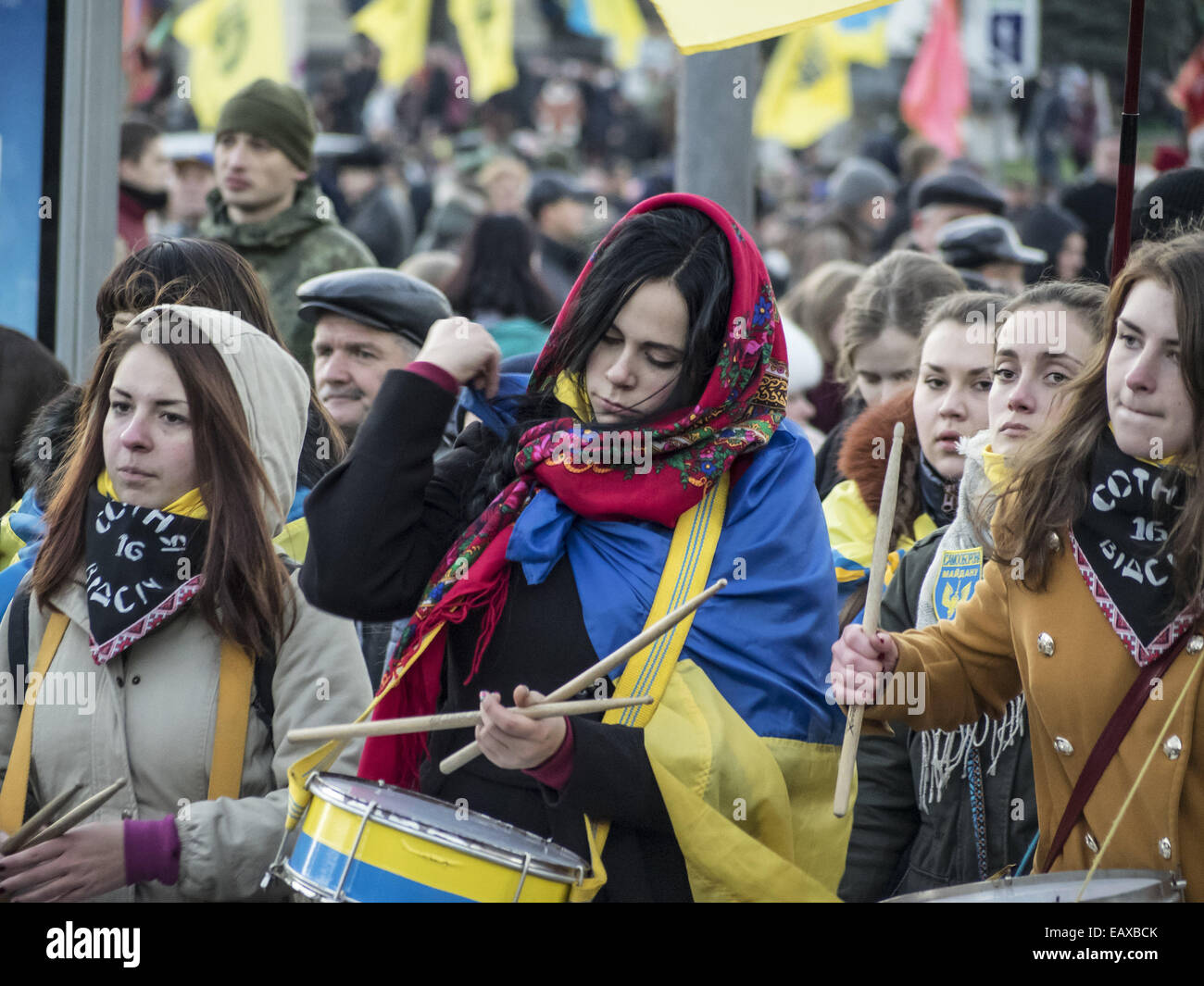 молодежь украины фото. население украины люди. численность населения украины по годам с 1990. численность населения украины на 2020 без крыма и донбасса. население украины.