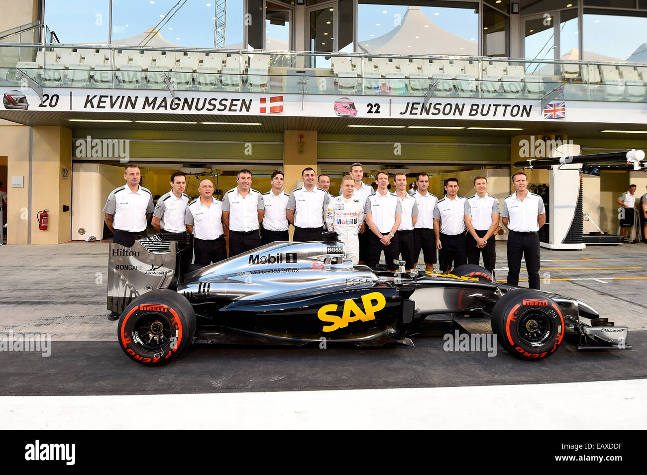 Page 2 - Teamfoto High Resolution Stock Photography and Images - Alamy