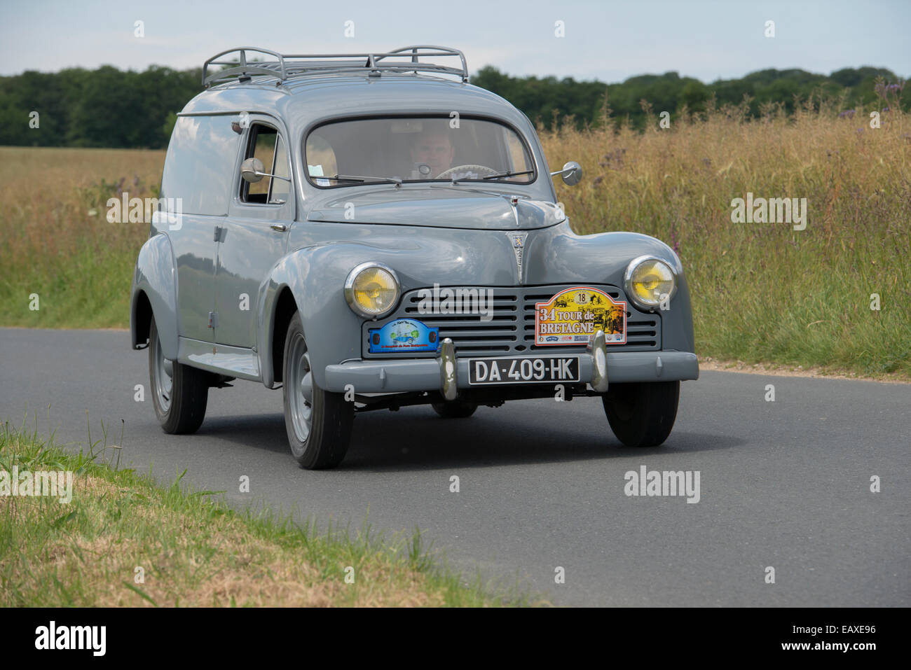 Peugeot 203 Fourgonnette 1950 - La Poste - 1/43ème en boite