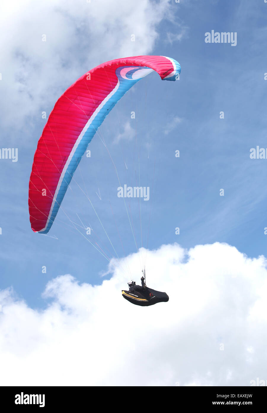 Flying a kite in the countryside hires stock photography and images