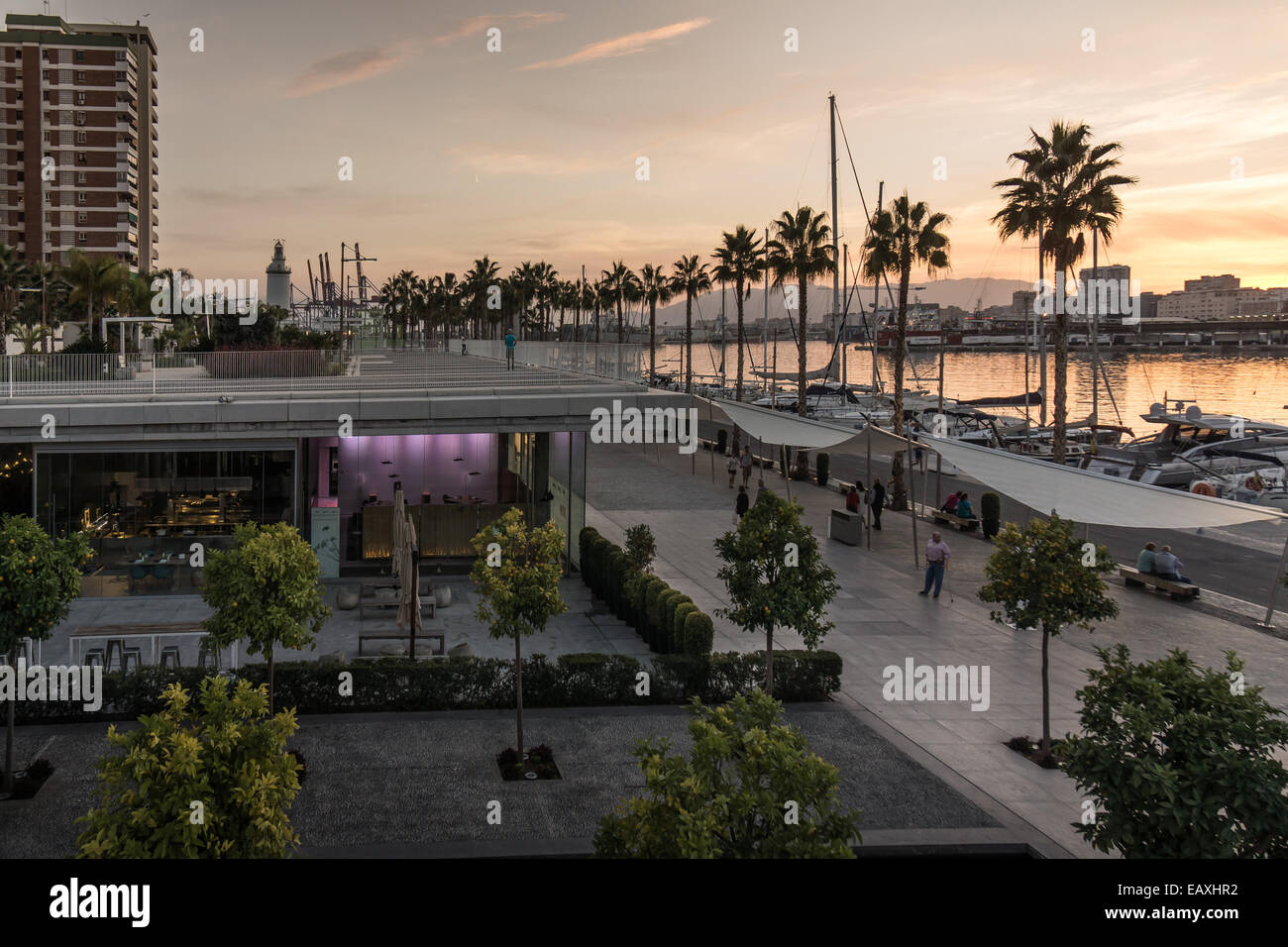 MUELLE UNO MALAGA EVENING LIGHT MALAGUETA MICHELIN RESTAURANT EVENING muelle-uno-malaga-evening-light-malagueta-michelin-restaurant-evening