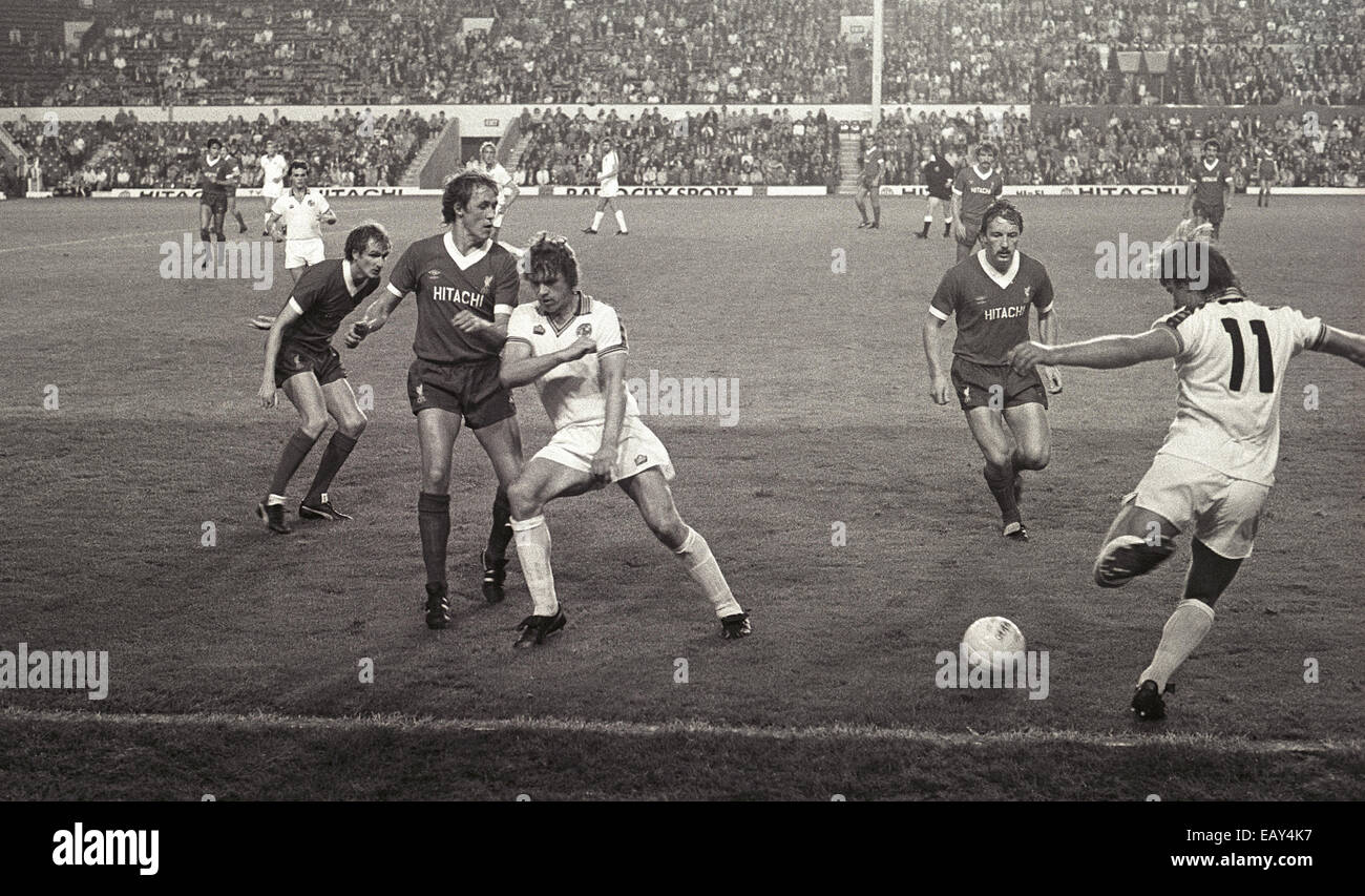 Northern Ireland International Bobby Campbell protecting space; Liverpool vs Bradford City League Cup 2nd Round Second Leg Anfield 4-0 2nd September 1980 Stock Photo