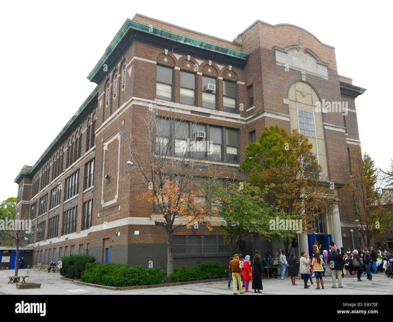 General George A. McCall School at 325 S 7th Street, Philadelphia, PA. Stock Photo